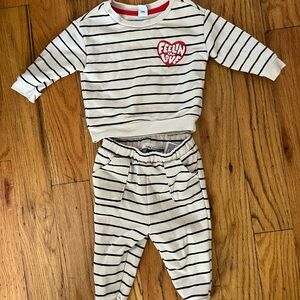 6-12 m Old Navy Sweatsuit